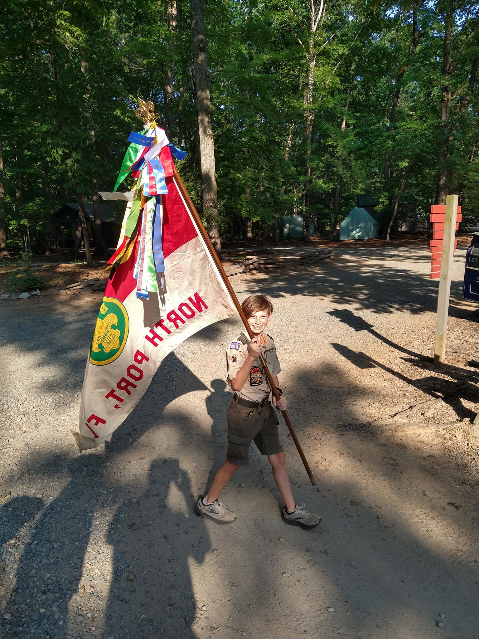 Lincoln carrying troop flag